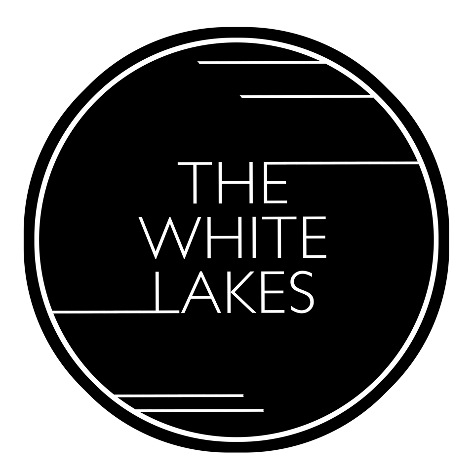 白色的湖泊